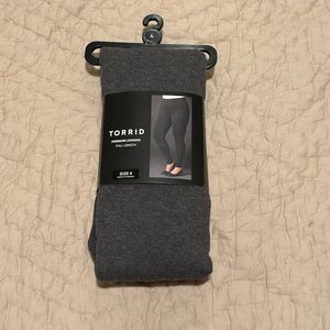 NWT Torrid leggings